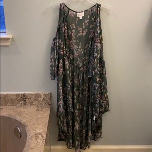 Cold shoulder kimono